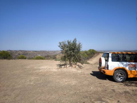 TERRENO COM 7.280 M2 - COM TERRAÇO - VISTA MAR - PRÓXIMO A CORTE DO GAGO - CASTRO MARIM - ALGARVE