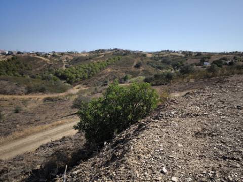 TERRENO COM 7.280 M2 - COM TERRAÇO - VISTA MAR - PRÓXIMO A CORTE DO GAGO - CASTRO MARIM - ALGARVE