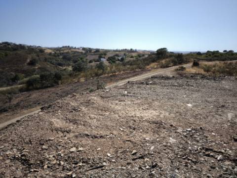 TERRENO COM 7.280 M2 - COM TERRAÇO - VISTA MAR - PRÓXIMO A CORTE DO GAGO - CASTRO MARIM - ALGARVE
