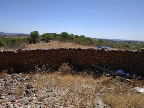 MORADIA - TURISMO - COM TERRENO DE 6 HECTARES NA ALDEIA DE SÃO MARTINHO - ALCOUTIM - ALGARVE