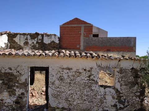 MORADIA - TURISMO - COM TERRENO DE 6 HECTARES NA ALDEIA DE SÃO MARTINHO - ALCOUTIM - ALGARVE
