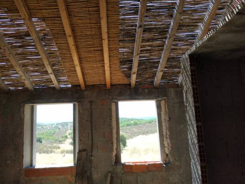 MORADIA - TURISMO - COM TERRENO DE 6 HECTARES NA ALDEIA DE SÃO MARTINHO - ALCOUTIM - ALGARVE