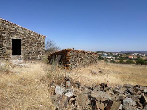 MORADIA - TURISMO - COM TERRENO DE 6 HECTARES NA ALDEIA DE SÃO MARTINHO - ALCOUTIM - ALGARVE
