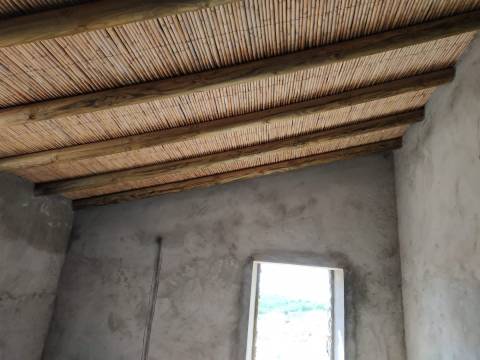 MORADIA - TURISMO - COM TERRENO DE 6 HECTARES NA ALDEIA DE SÃO MARTINHO - ALCOUTIM - ALGARVE