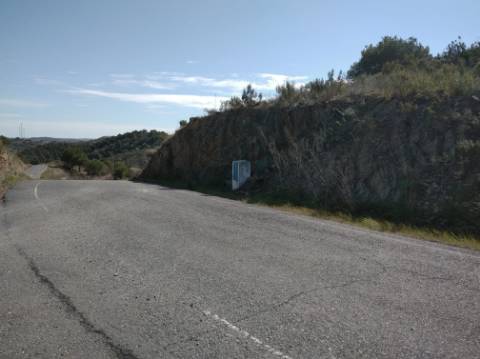 HERDADE COM 52 HECTARES - JUNTO A BARRAGEM DE ALCOUTIM - RIO CADAVAIS - ALCOUTIM - ALGARVE