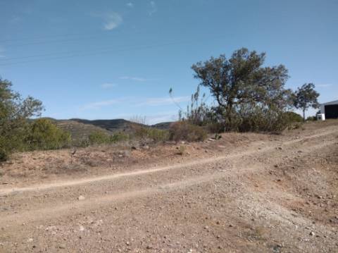 HERDADE COM 52 HECTARES - JUNTO A BARRAGEM DE ALCOUTIM - RIO CADAVAIS - ALCOUTIM - ALGARVE