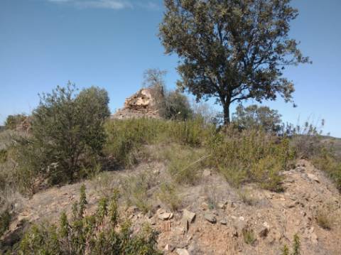 HERDADE COM 52 HECTARES - JUNTO A BARRAGEM DE ALCOUTIM - RIO CADAVAIS - ALCOUTIM - ALGARVE