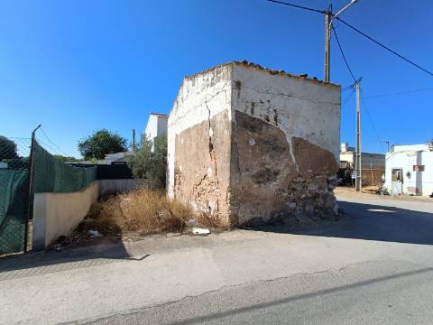 Casa antiga para recuperar na Galvana.