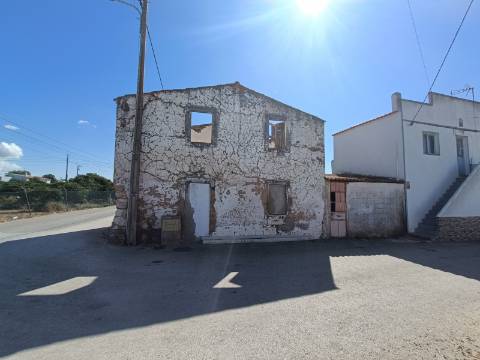 Casa antiga para recuperar na Galvana.