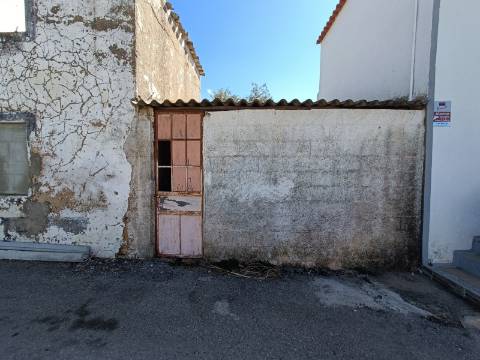 Casa antiga para recuperar na Galvana.