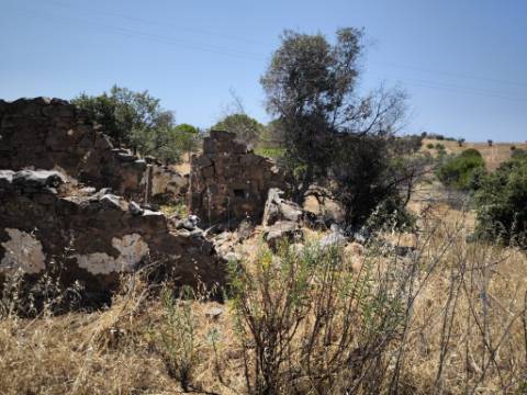 RUINA COM TERRENO - COM PIP APROVADO PARA MORADIA T3 COM PISCINA - VISTA MAR - VILA NOVA DE CACELA - VRSA - ALGARVE