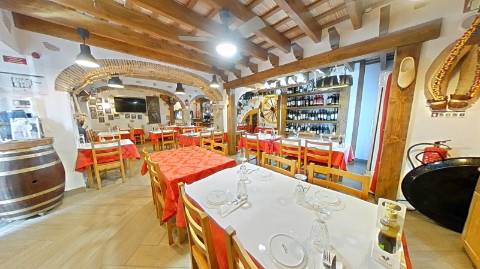 Restaurante equipado com esplanada, na zona comercial de Olhão!!!