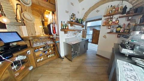 Restaurante equipado com esplanada, na zona comercial de Olhão!!!