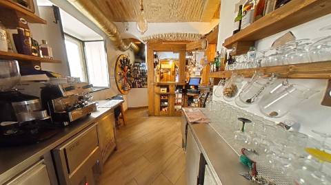 Restaurante equipado com esplanada, na zona comercial de Olhão!!!