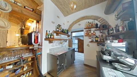 Restaurante equipado com esplanada, na zona comercial de Olhão!!!