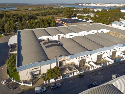 Fabrica e salão de Festas em Vila Real de António