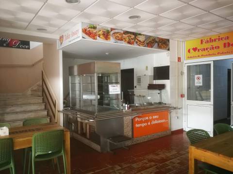 Fabrica e salão de Festas em Vila Real de António