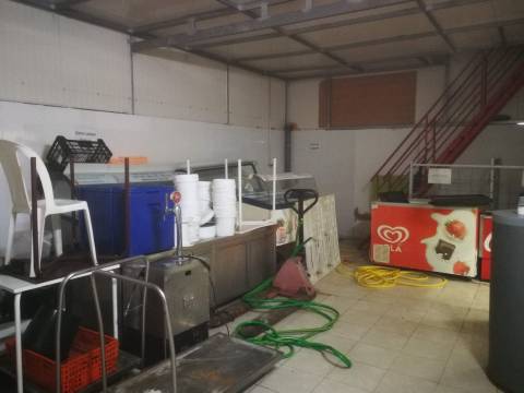 Fabrica e salão de Festas em Vila Real de António