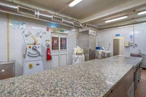 Fabrica e salão de Festas em Vila Real de António