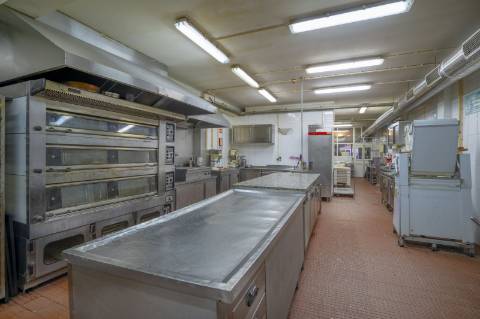 Fabrica e salão de Festas em Vila Real de António