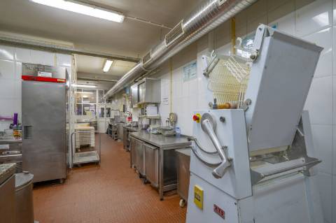 Fabrica e salão de Festas em Vila Real de António