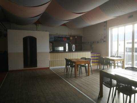 Fabrica e salão de Festas em Vila Real de António