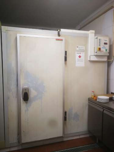 Fabrica e salão de Festas em Vila Real de António