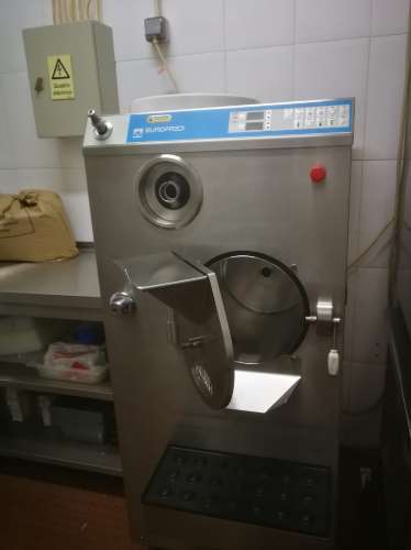 Fabrica e salão de Festas em Vila Real de António