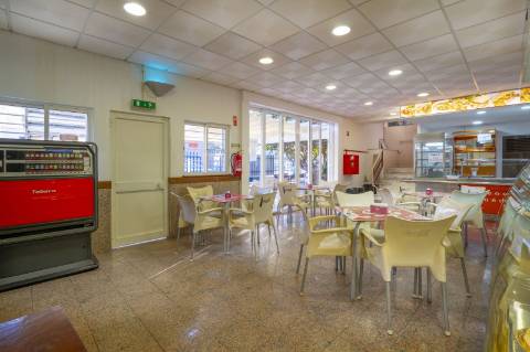 Fabrica e salão de Festas em Vila Real de António