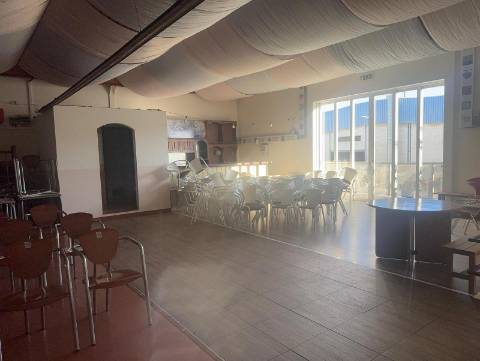 Fabrica e salão de Festas em Vila Real de António