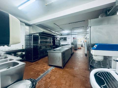 Fabrica e salão de Festas em Vila Real de António