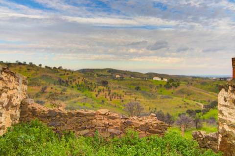 Ruína com vista para o mar