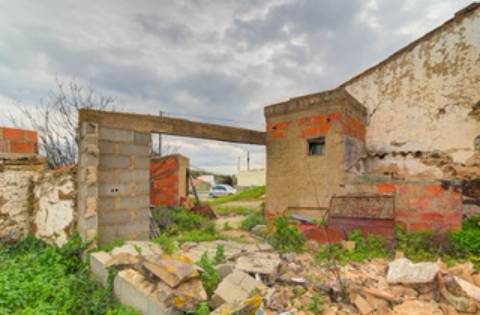 Ruína com vista para o mar