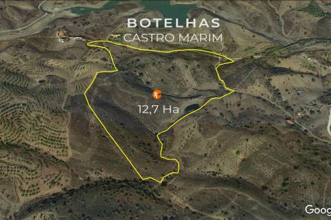 TERRENO MISTO COM 1.200 M2 ÁREA URBANA E 12.7 HECTARES DE TERRENO COM LAGO PRIVADO EM BOTELHAS - CASTRO MARIM