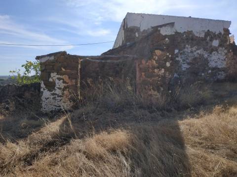 TERRENO MISTO COM 1.200 M2 ÁREA URBANA E 12.7 HECTARES DE TERRENO COM LAGO PRIVADO EM BOTELHAS - CASTRO MARIM