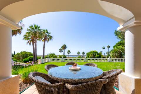 Moradia de Luxo em primeira linha na Ria Formosa