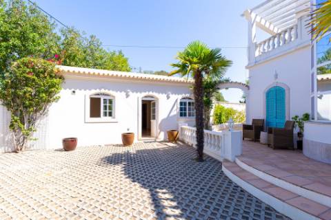 Moradia de Luxo em primeira linha na Ria Formosa