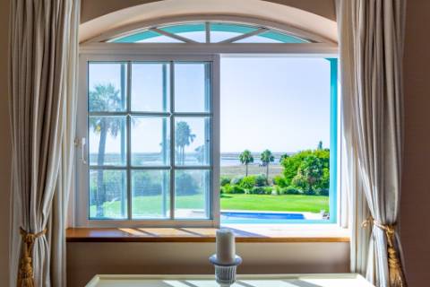 Moradia de Luxo em primeira linha na Ria Formosa