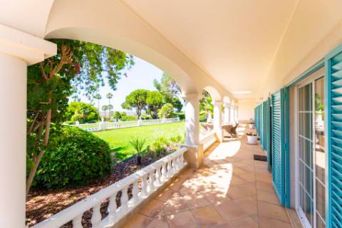 Moradia de Luxo em primeira linha na Ria Formosa