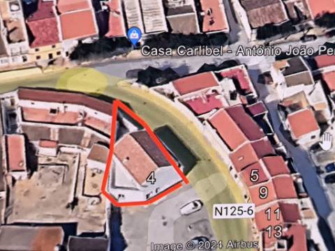 MORADIA T5+1 COM ESPAÇO EXTERIOR NO CENTRO DE CASTRO MARIM - ALGARVE