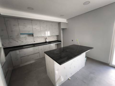 MORADIA T5+1 COM ESPAÇO EXTERIOR NO CENTRO DE CASTRO MARIM - ALGARVE