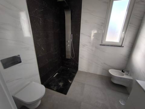 MORADIA T5+1 COM ESPAÇO EXTERIOR NO CENTRO DE CASTRO MARIM - ALGARVE