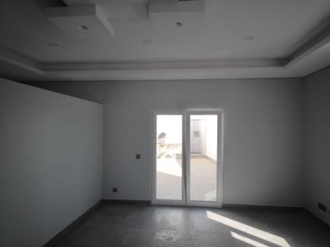 MORADIA T5+1 COM ESPAÇO EXTERIOR NO CENTRO DE CASTRO MARIM - ALGARVE