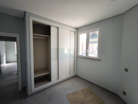 MORADIA T5+1 COM ESPAÇO EXTERIOR NO CENTRO DE CASTRO MARIM - ALGARVE