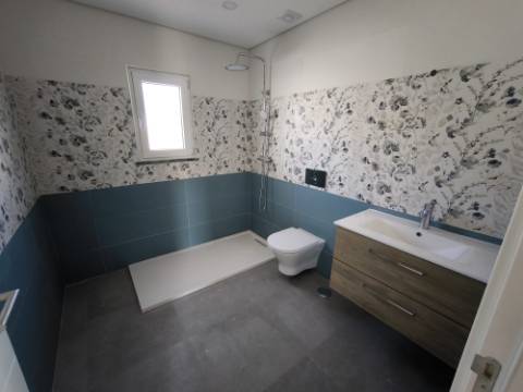 MORADIA T5+1 COM ESPAÇO EXTERIOR NO CENTRO DE CASTRO MARIM - ALGARVE