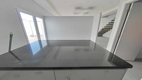 MORADIA T5+1 COM ESPAÇO EXTERIOR NO CENTRO DE CASTRO MARIM - ALGARVE