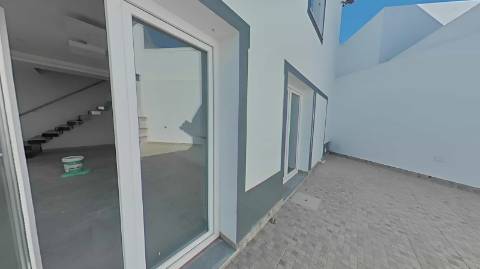 MORADIA T5+1 COM ESPAÇO EXTERIOR NO CENTRO DE CASTRO MARIM - ALGARVE