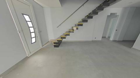 MORADIA T5+1 COM ESPAÇO EXTERIOR NO CENTRO DE CASTRO MARIM - ALGARVE