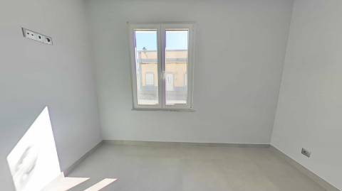 MORADIA T5+1 COM ESPAÇO EXTERIOR NO CENTRO DE CASTRO MARIM - ALGARVE