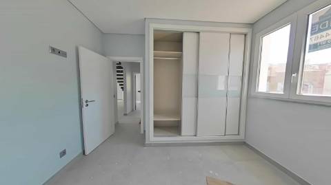 MORADIA T5+1 COM ESPAÇO EXTERIOR NO CENTRO DE CASTRO MARIM - ALGARVE